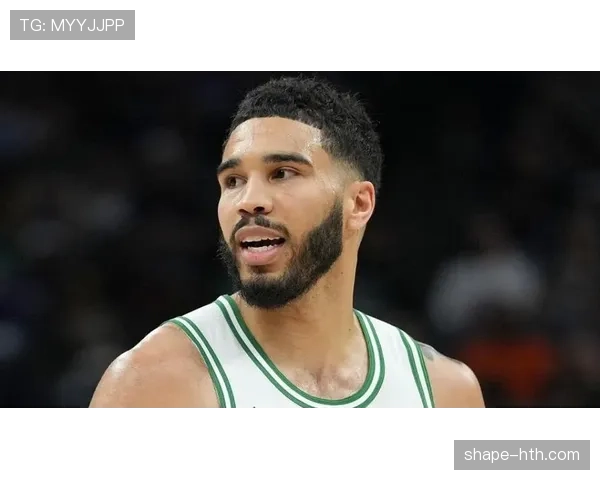 塔图姆季后赛靠无球跑动拉开空间，效率较常规赛提升