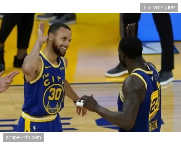 雷吉·米勒利用挡拆拉开空间提升关键三分命中率对阵库里更显稳定